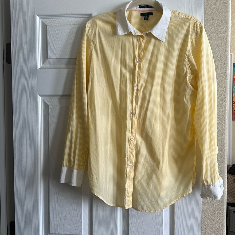 Woman’s GAP Dress shirt